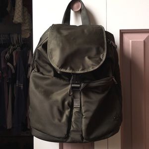 NWOT LULULEMON Carry Onward Dark Olive Rucksack
